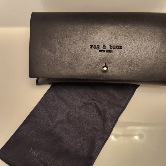 rag & bone Accessories - Rag and Bone sunglasses case 😎